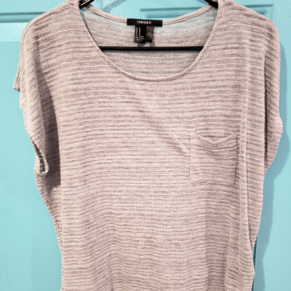 Forever 21 M gray sleeveless top